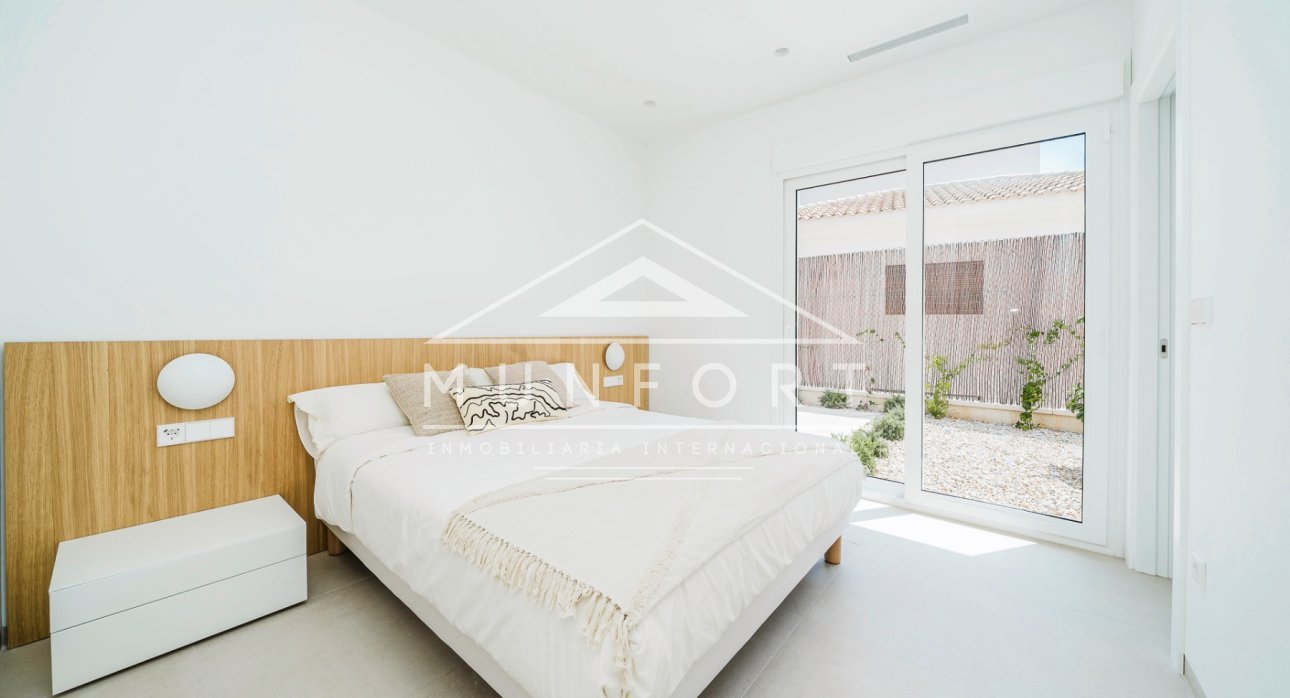 Resale - Villas -
Los Montesinos