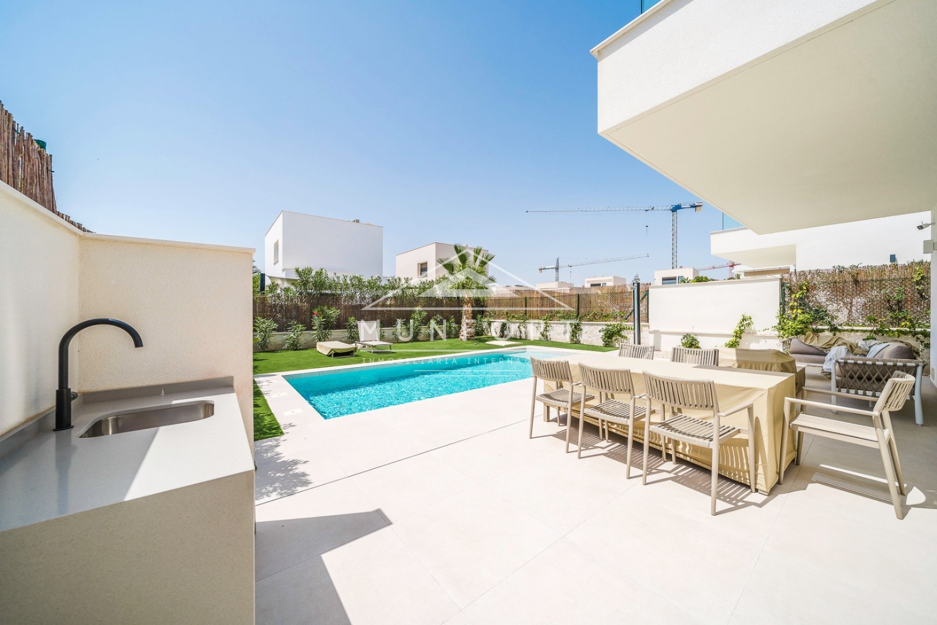 Resale - Villas -
Los Montesinos