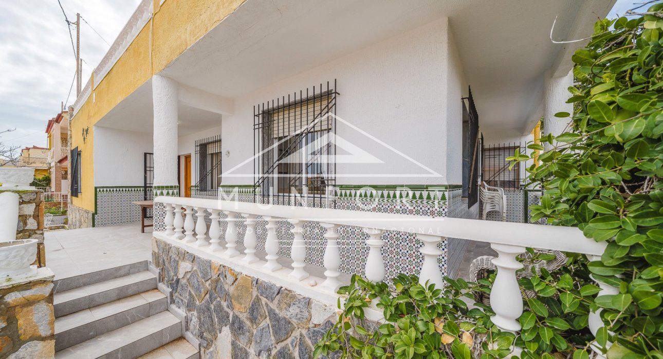 Resale - Villas -
Los Urrutias - EL CARMOLI