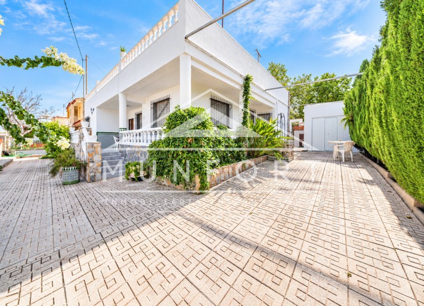 Resale - Villas -
Los Urrutias - EL CARMOLI