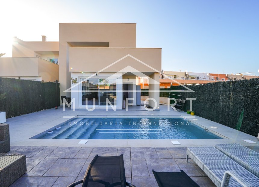 Resale - Villas -
Los Urrutias - Estrella del Mar