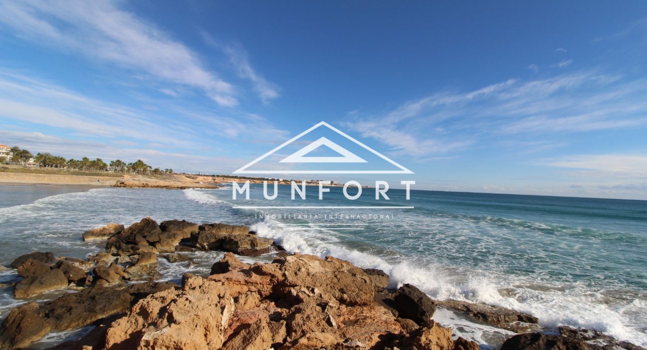 Resale - Villas -
Orihuela Costa - Aguamarina