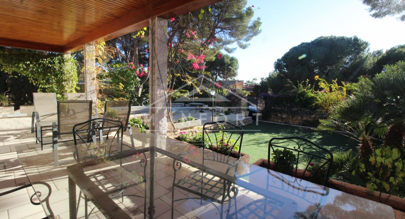 Resale - Villas -
Orihuela Costa - Dehesa de Campoamor