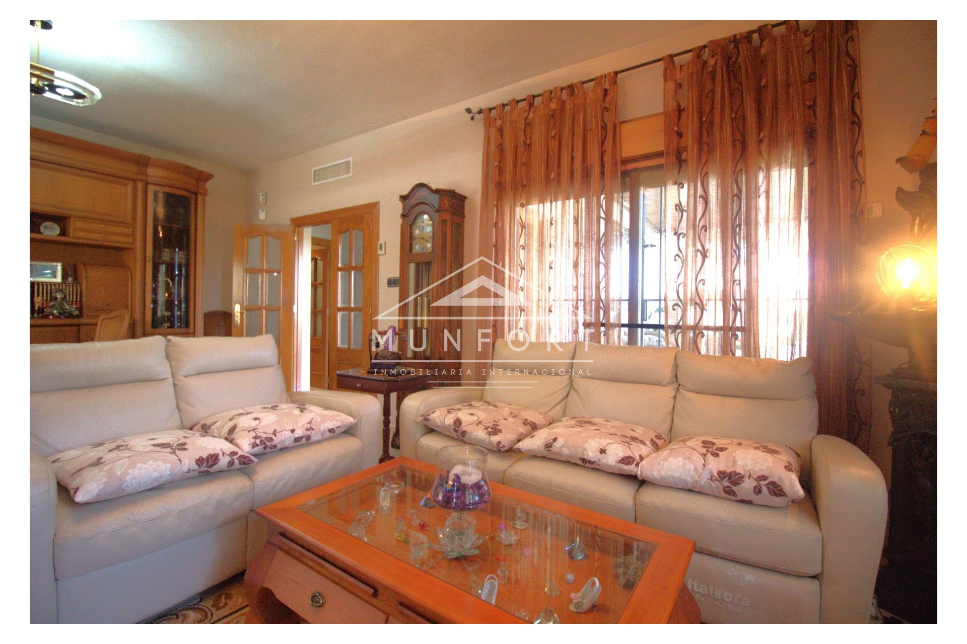 Resale - Villas -
Orihuela Costa - Dehesa de Campoamor