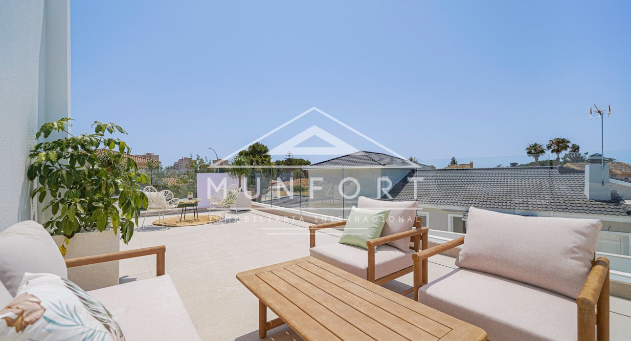 Resale - Villas -
Orihuela Costa - Dehesa de Campoamor