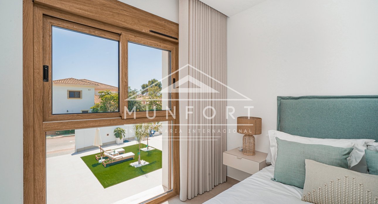 Resale - Villas -
Orihuela Costa - Dehesa de Campoamor