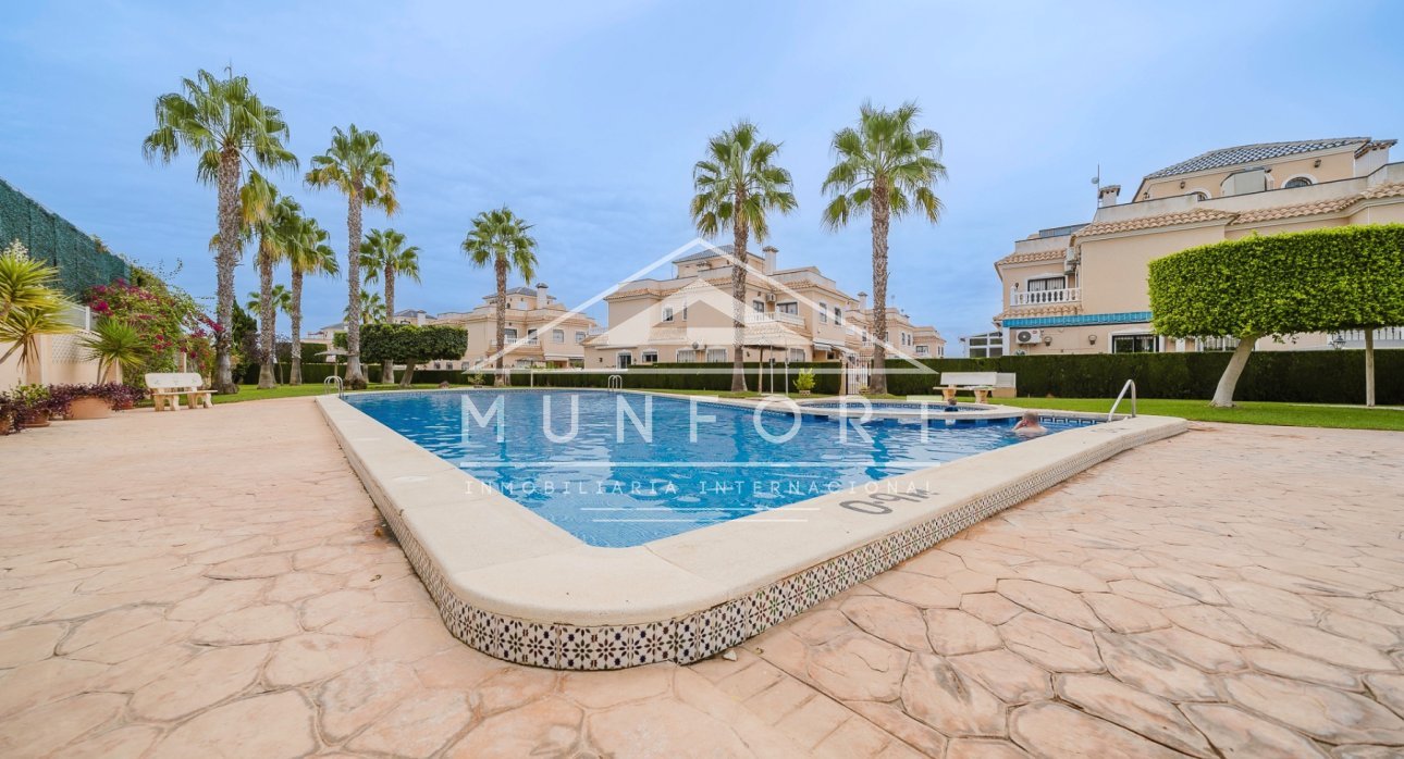 Resale - Villas -
Orihuela Costa - La Regia