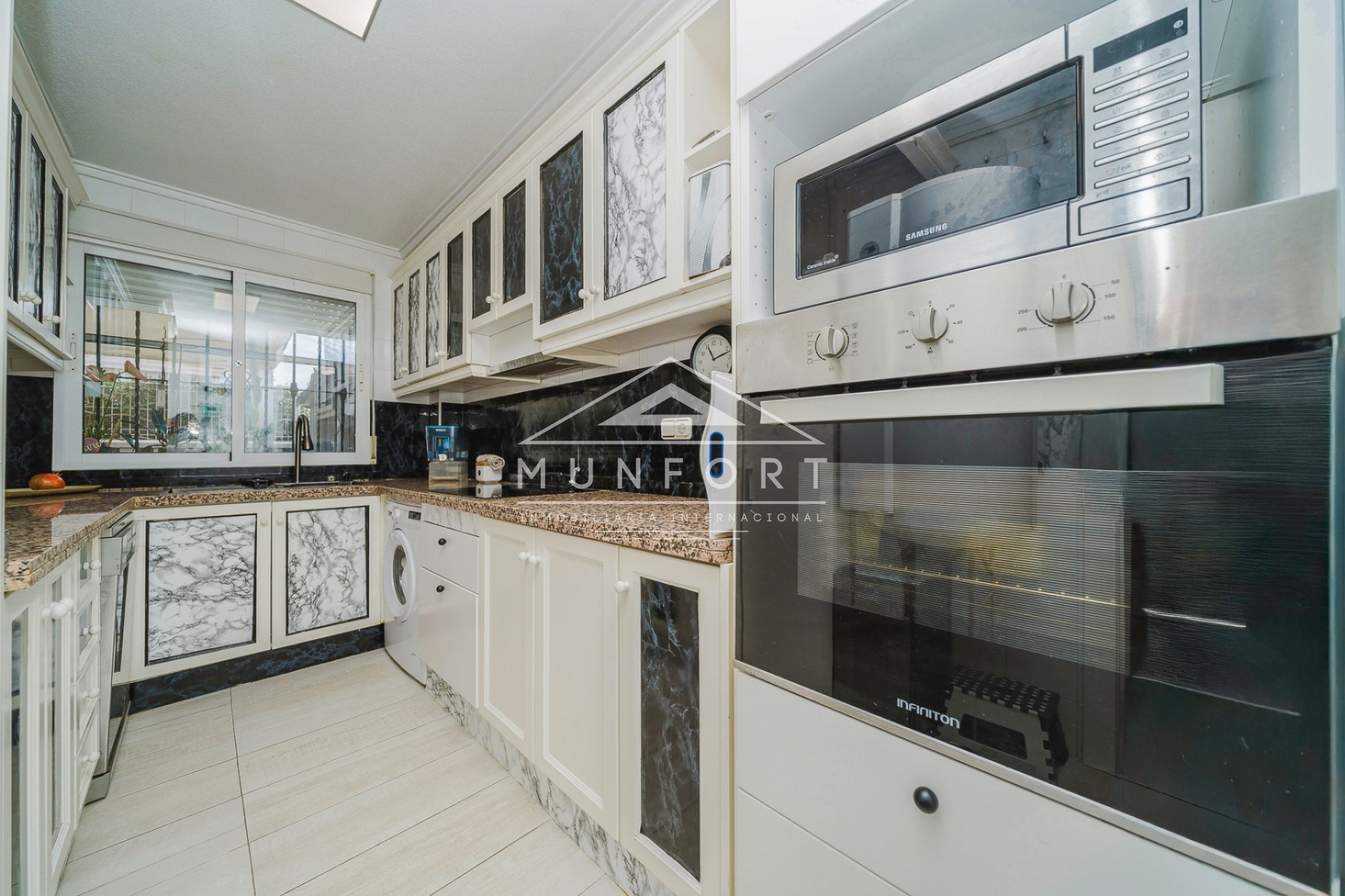 Resale - Villas -
Orihuela Costa - La Regia