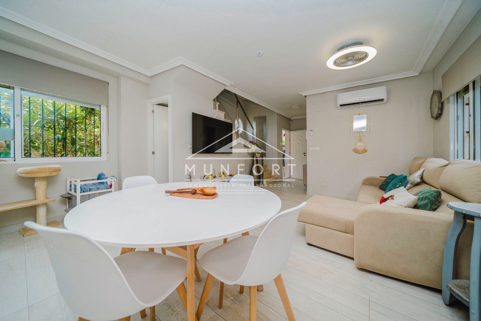 Resale - Villas -
Orihuela Costa - La Regia