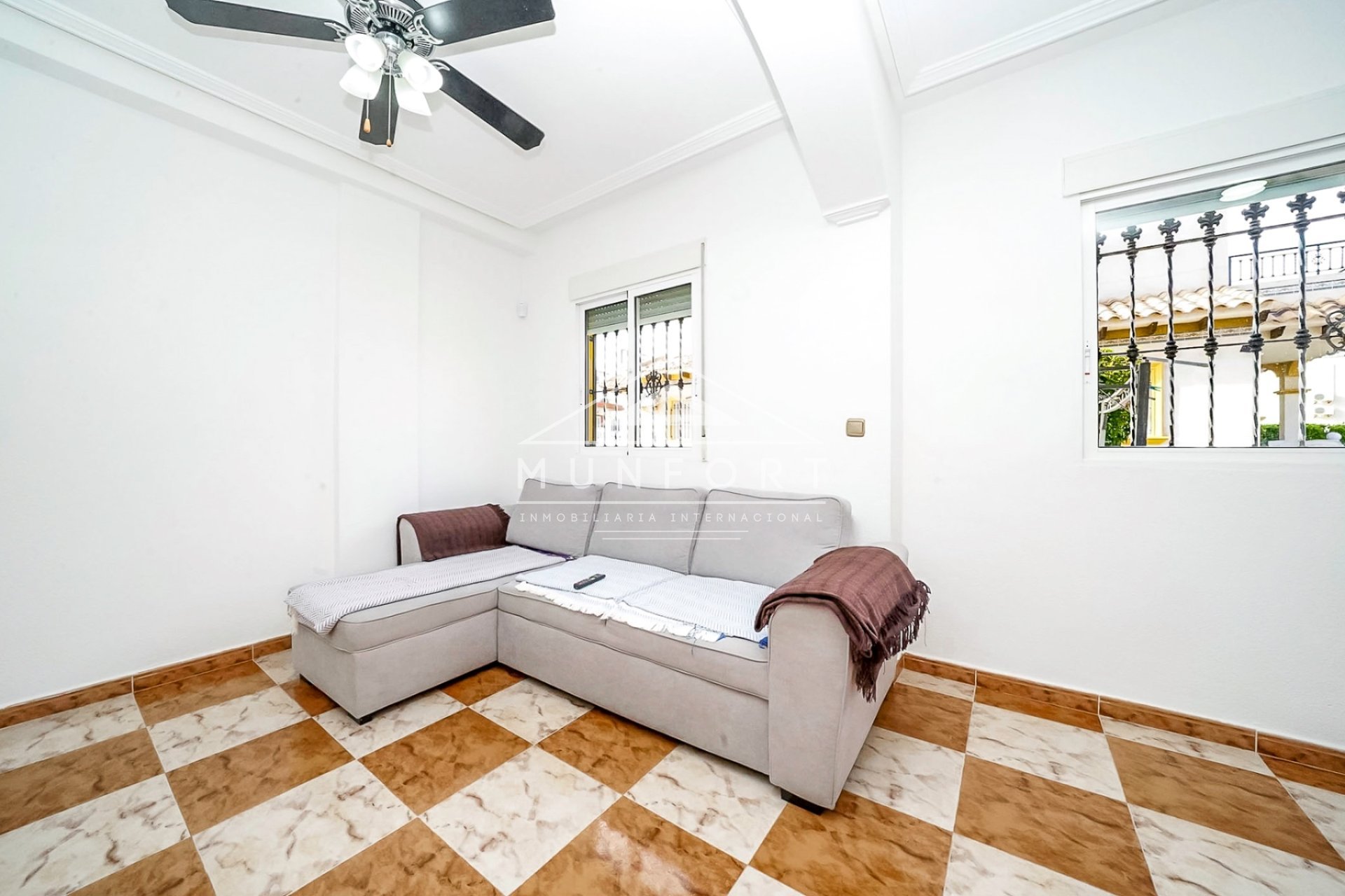 Resale - Villas -
Orihuela Costa - La Regia