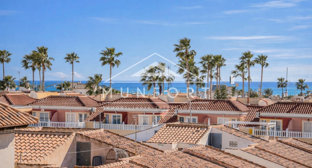 Resale - Villas -
Orihuela Costa - La Regia