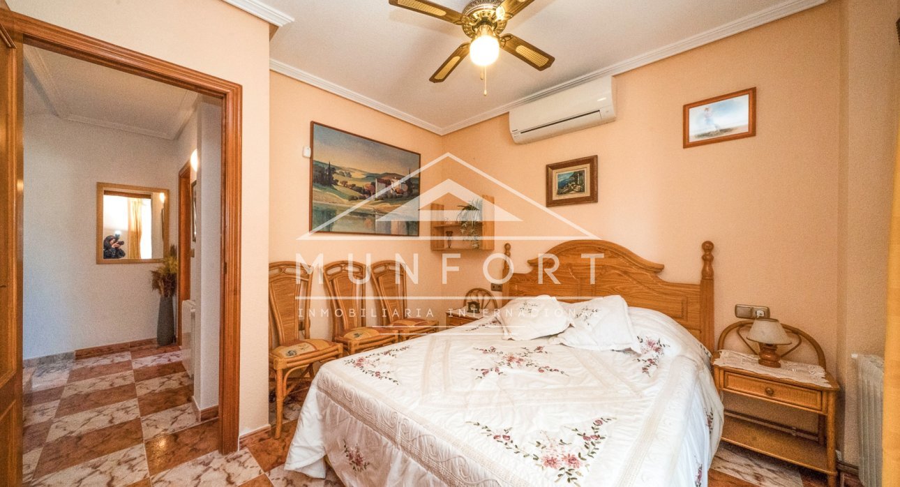 Resale - Villas -
Orihuela Costa - La Regia