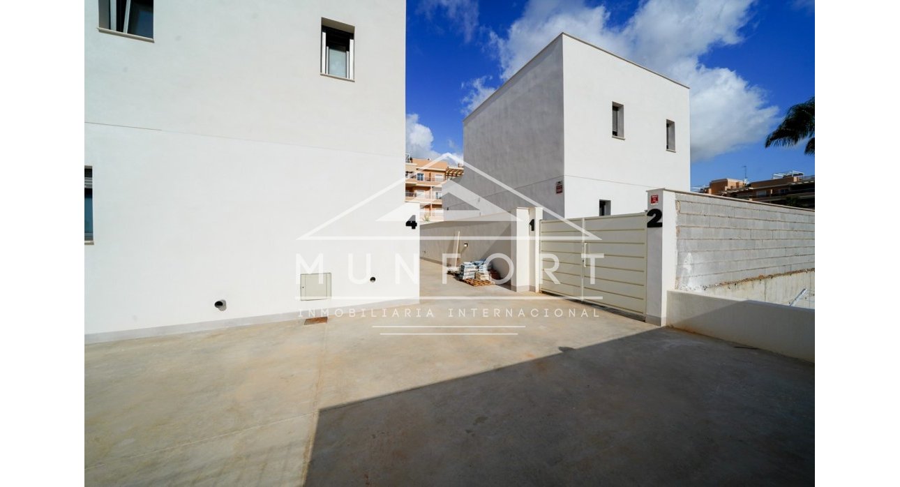 Resale - Villas -
Orihuela Costa - La Zenia
