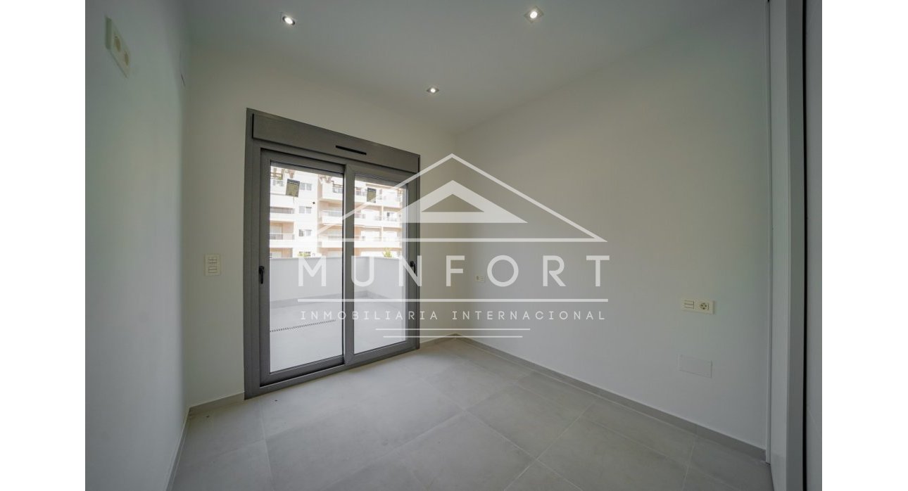 Resale - Villas -
Orihuela Costa - La Zenia