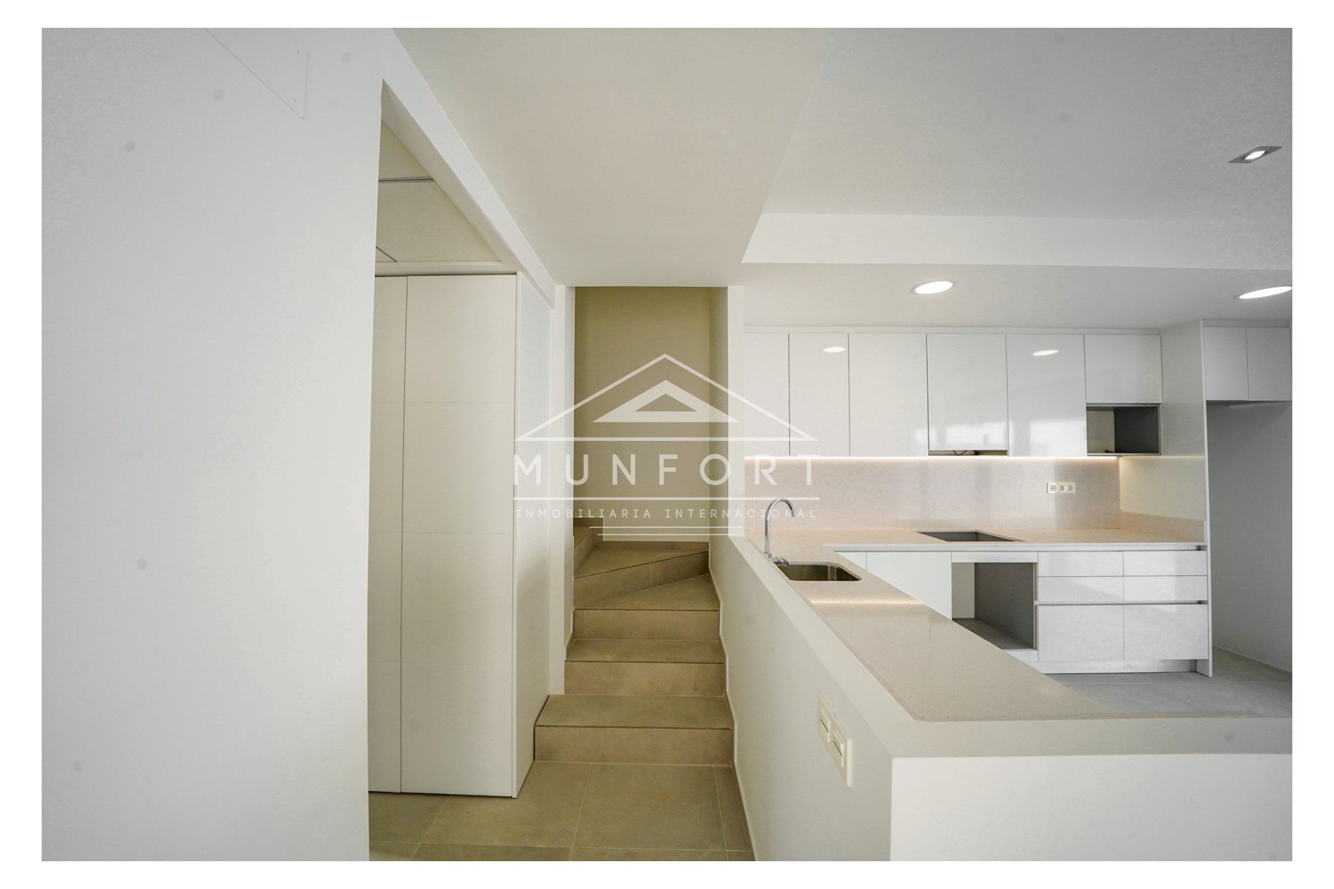 Resale - Villas -
Orihuela Costa - La Zenia