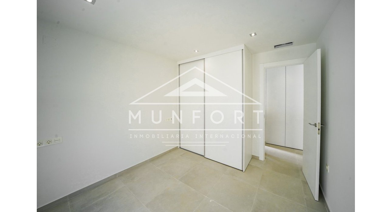 Resale - Villas -
Orihuela Costa - La Zenia