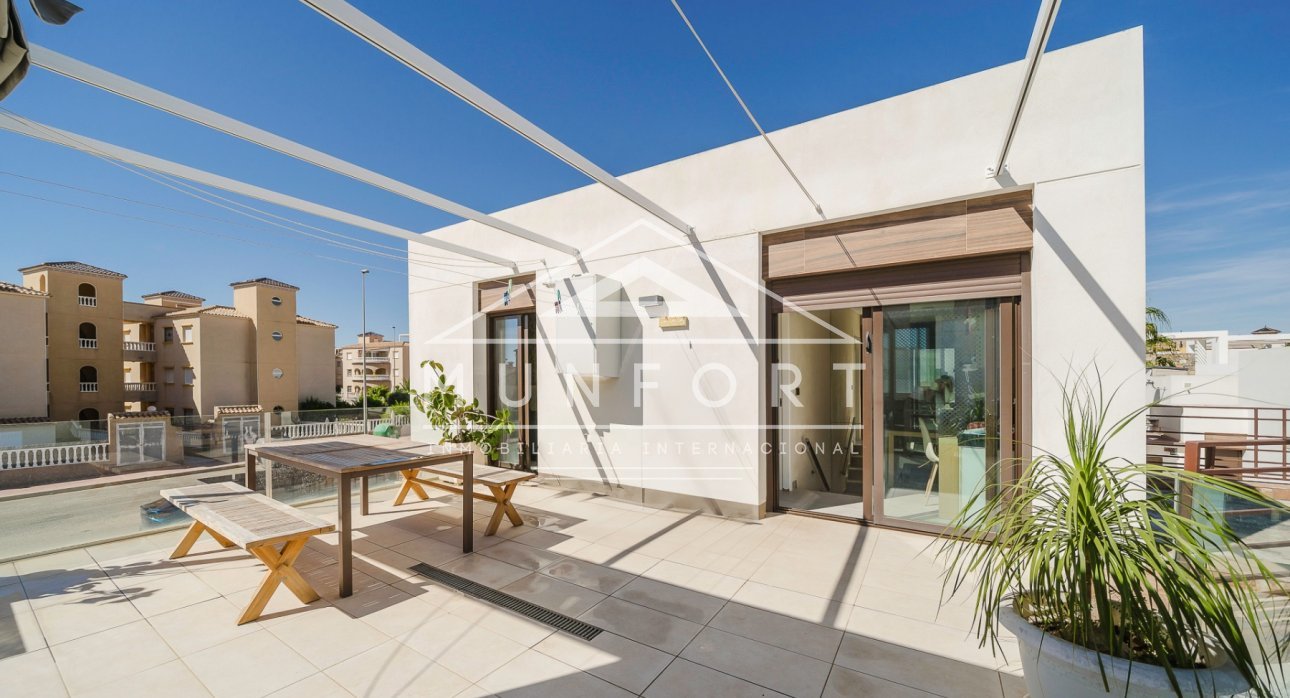 Resale - Villas -
Orihuela Costa - Lomas de Cabo Roig