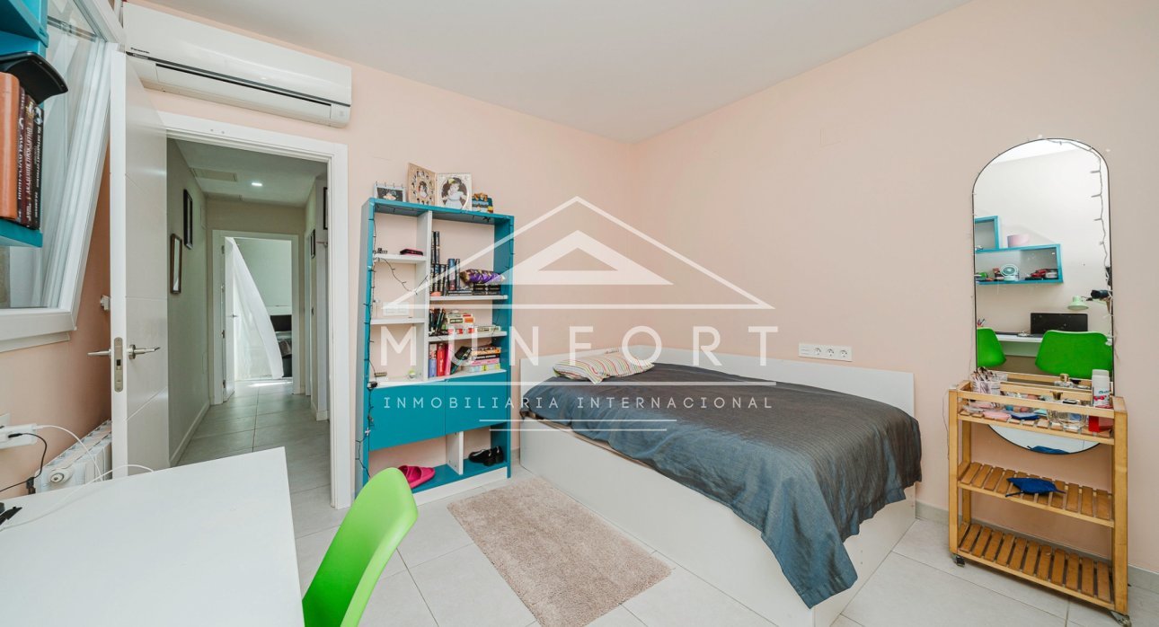 Resale - Villas -
Orihuela Costa - Lomas de Cabo Roig