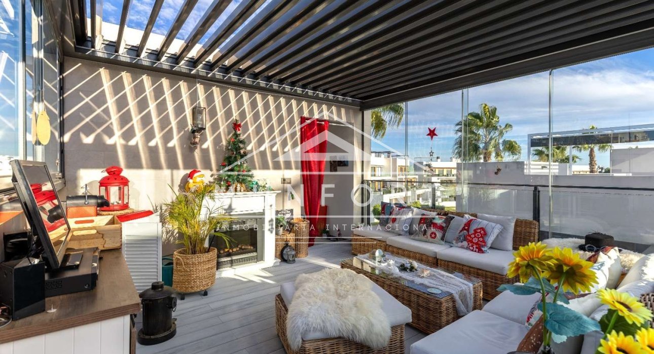 Resale - Villas -
Orihuela Costa - Los Altos de Villamartín