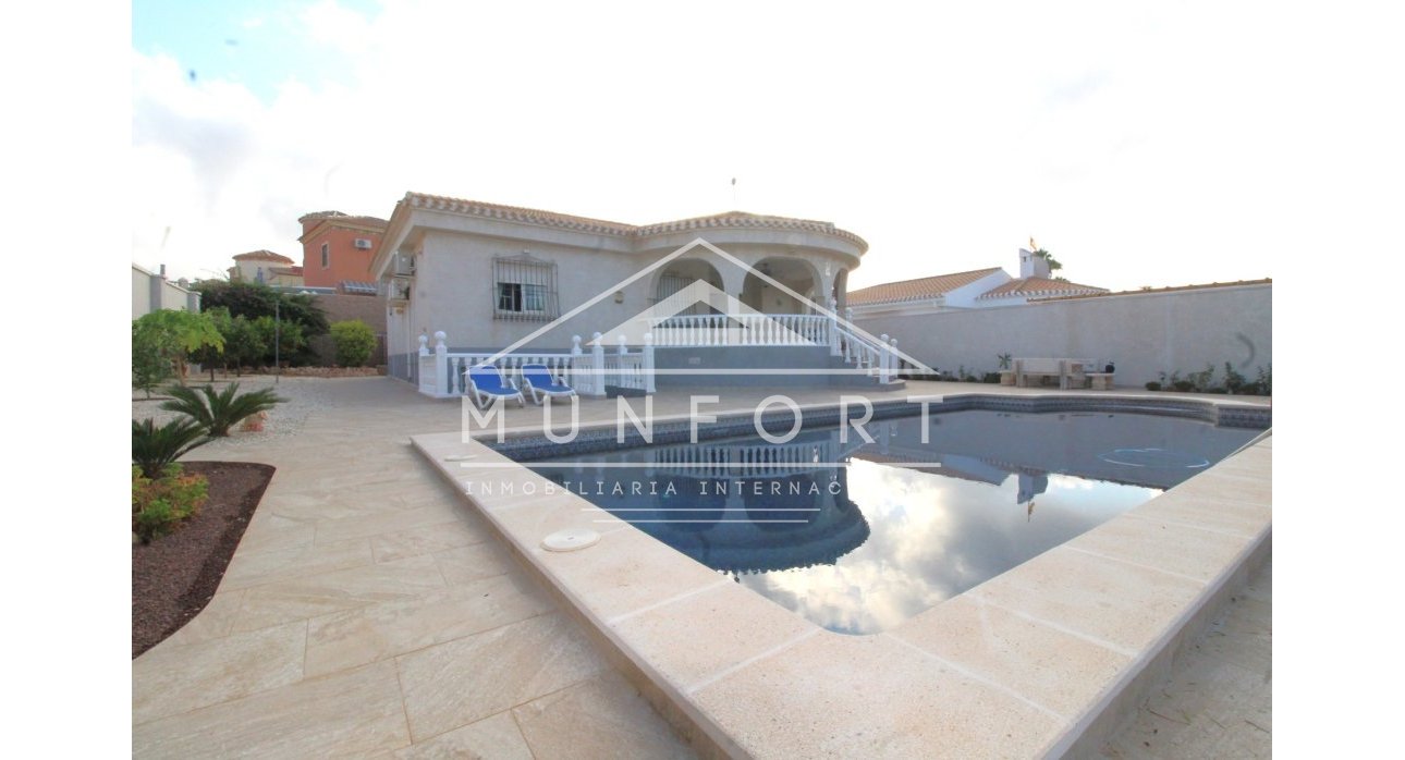 Resale - Villas -
Orihuela Costa - Playa Flamenca