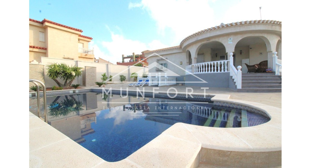 Resale - Villas -
Orihuela Costa - Playa Flamenca