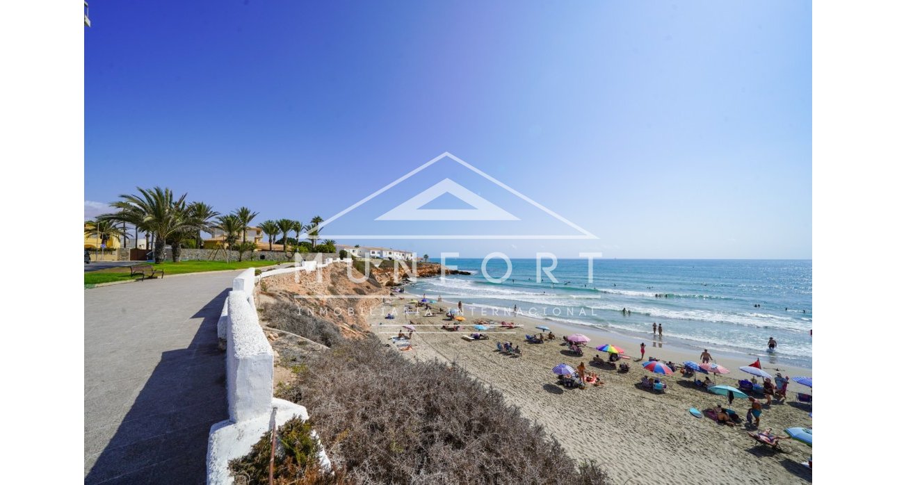 Resale - Villas -
Orihuela Costa - Playa Flamenca