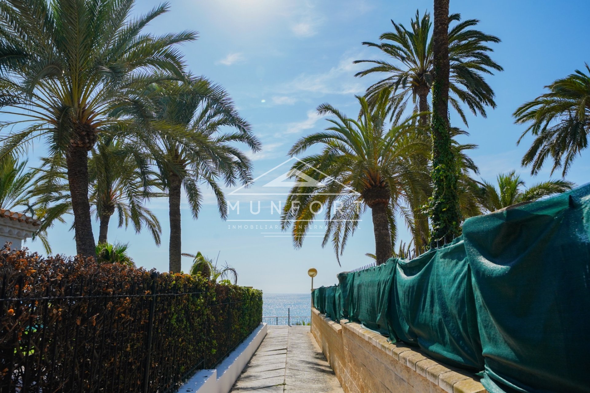 Resale - Villas -
Orihuela Costa - Punta Prima