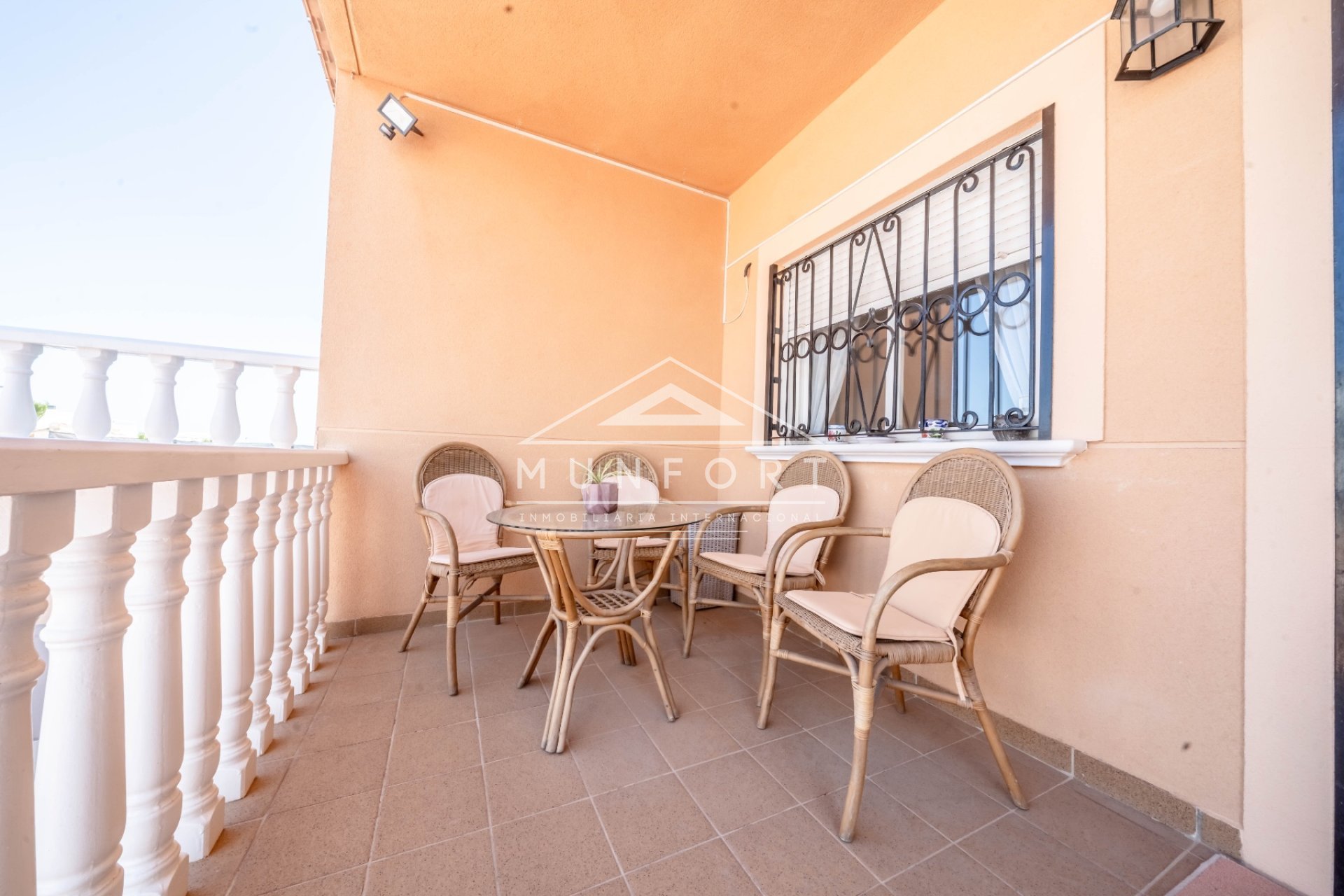 Resale - Villas -
Orihuela Costa - Punta Prima