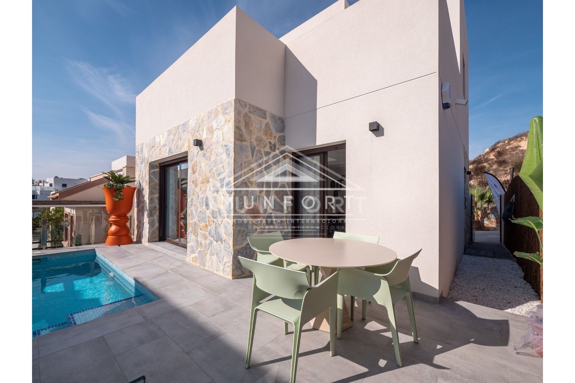 Resale - Villas -
Orihuela Costa - Villamartín