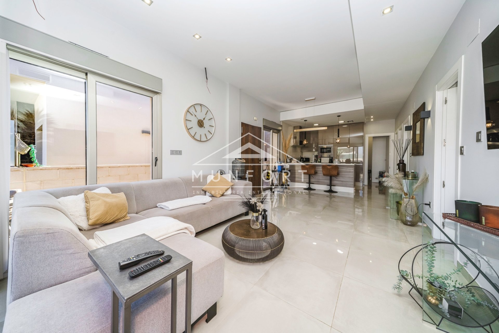 Resale - Villas -
Orihuela Costa - Villamartín