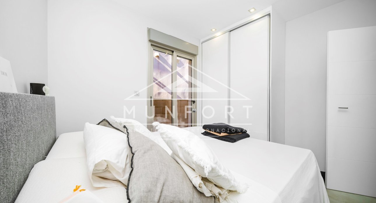 Resale - Villas -
Orihuela Costa - Villamartín