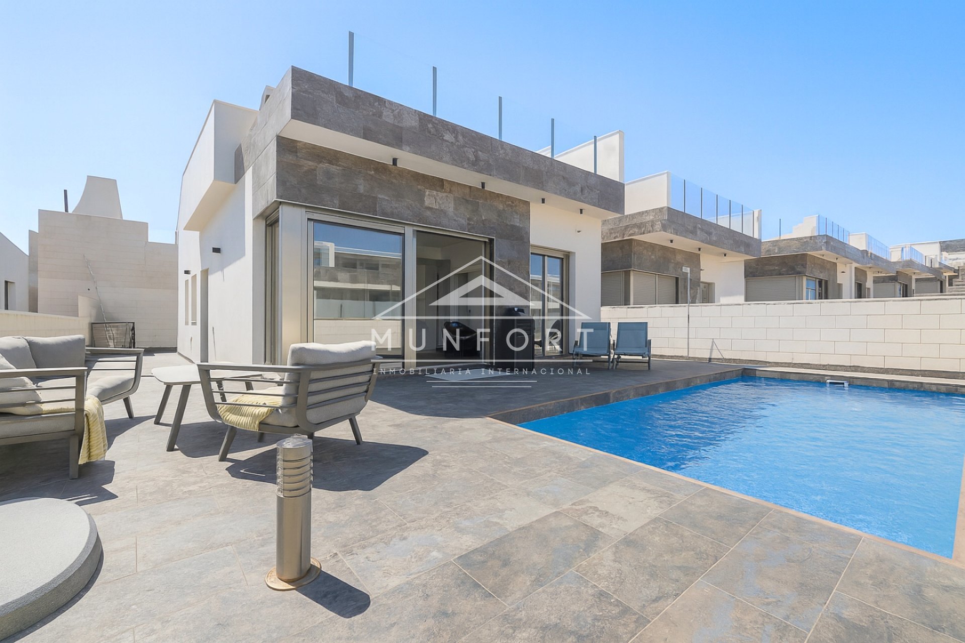 Resale - Villas -
Orihuela Costa - Villamartín