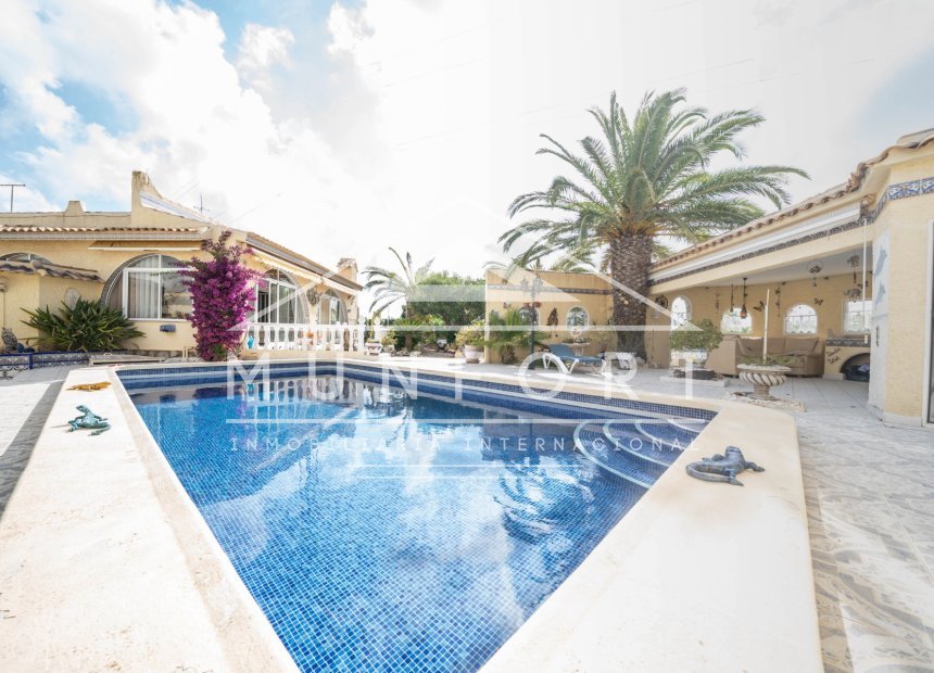 Resale - Villas -
Orihuela Costa - Villamart&iacute;n