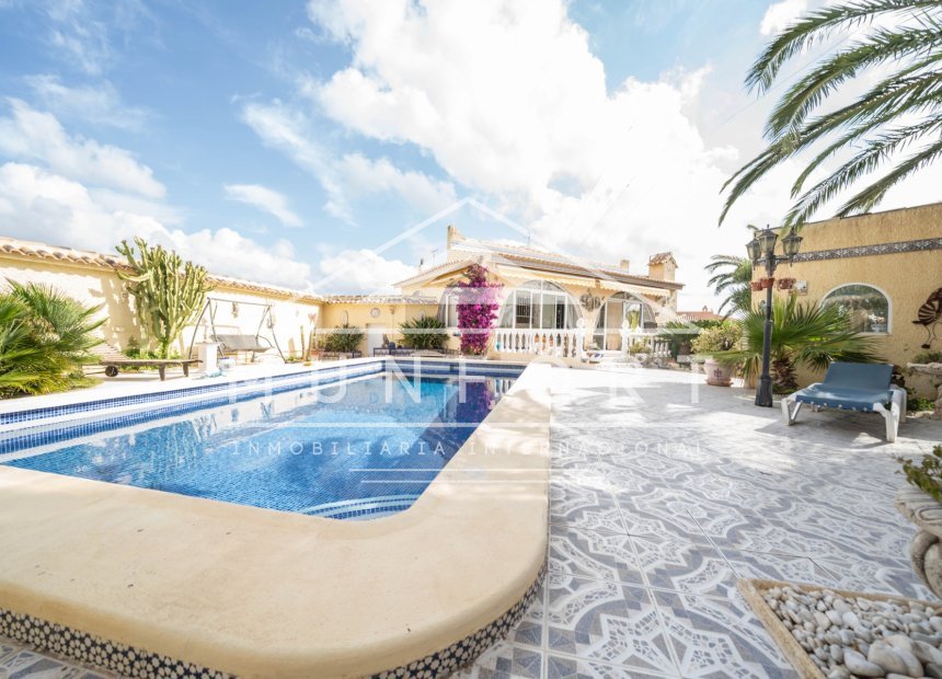 Resale - Villas -
Orihuela Costa - Villamart&iacute;n