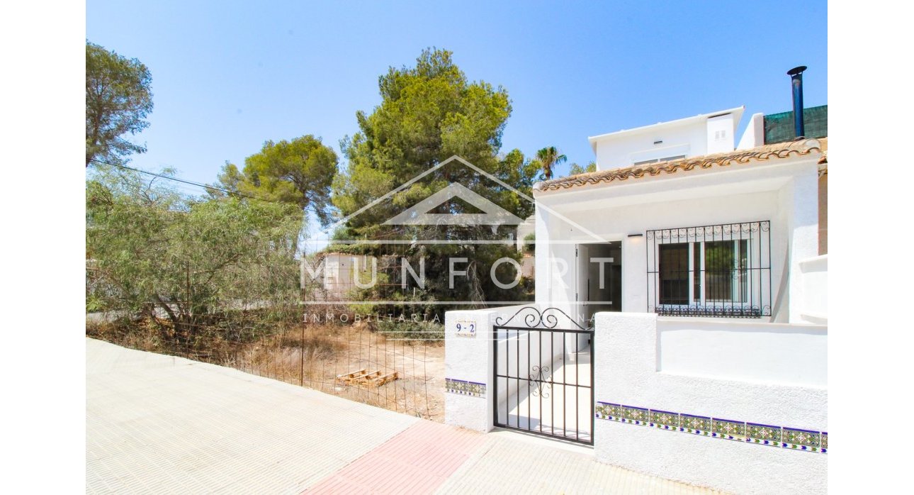 Resale - Villas -
Orihuela Costa - Villamartín