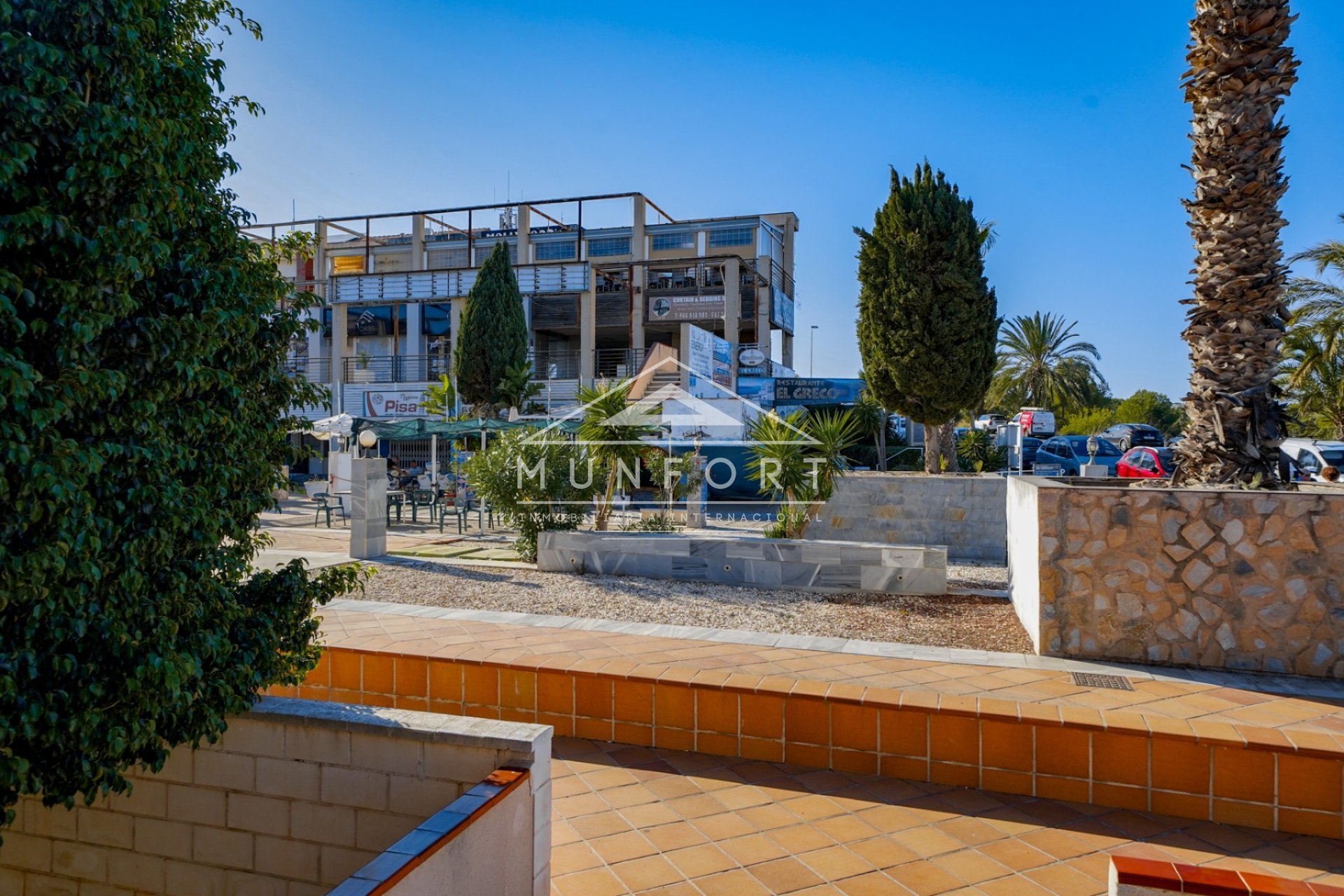 Resale - Villas -
Orihuela Costa - Villamartín