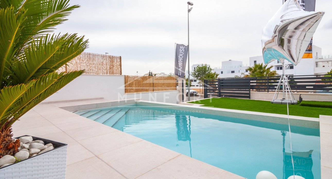 Resale - Villas -
Orihuela Costa - Villamartin