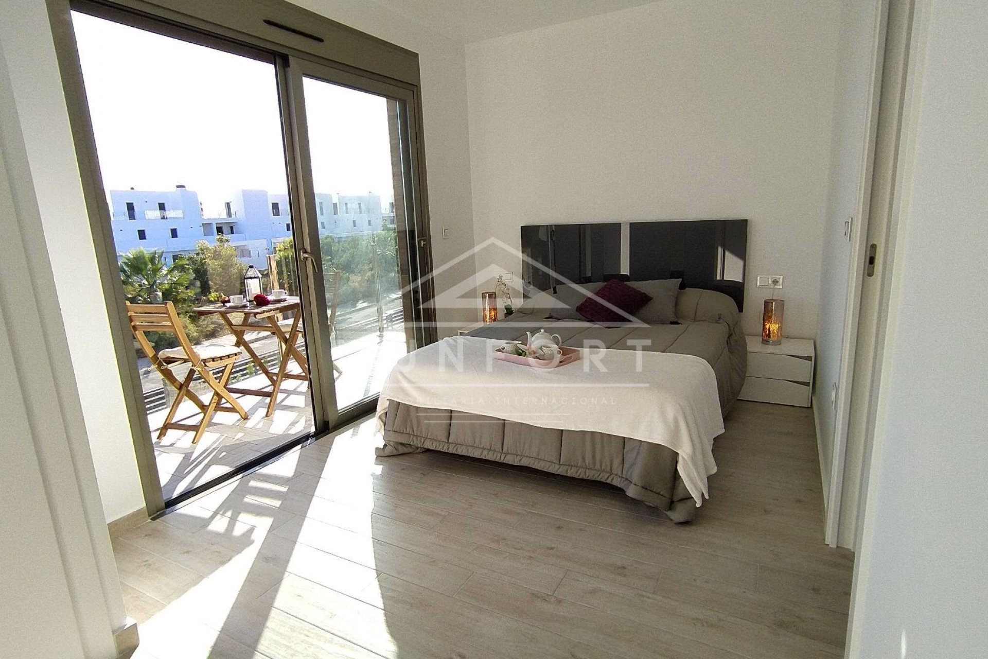 Resale - Villas -
Orihuela Costa - Villamartin