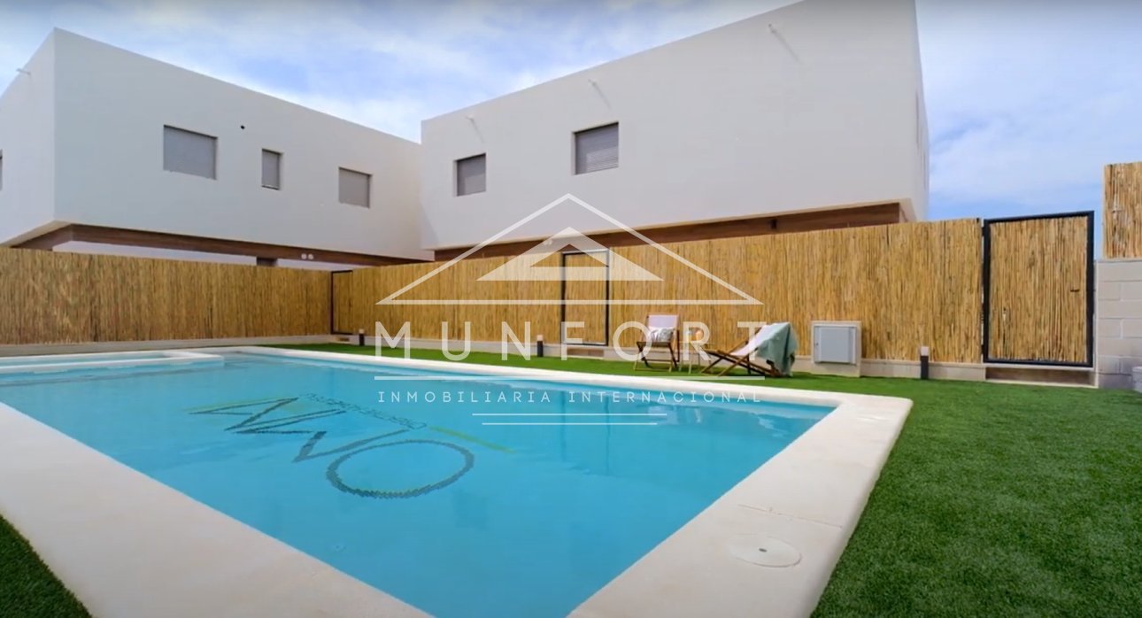 Resale - Villas -
Orihuela Costa - Villamartin