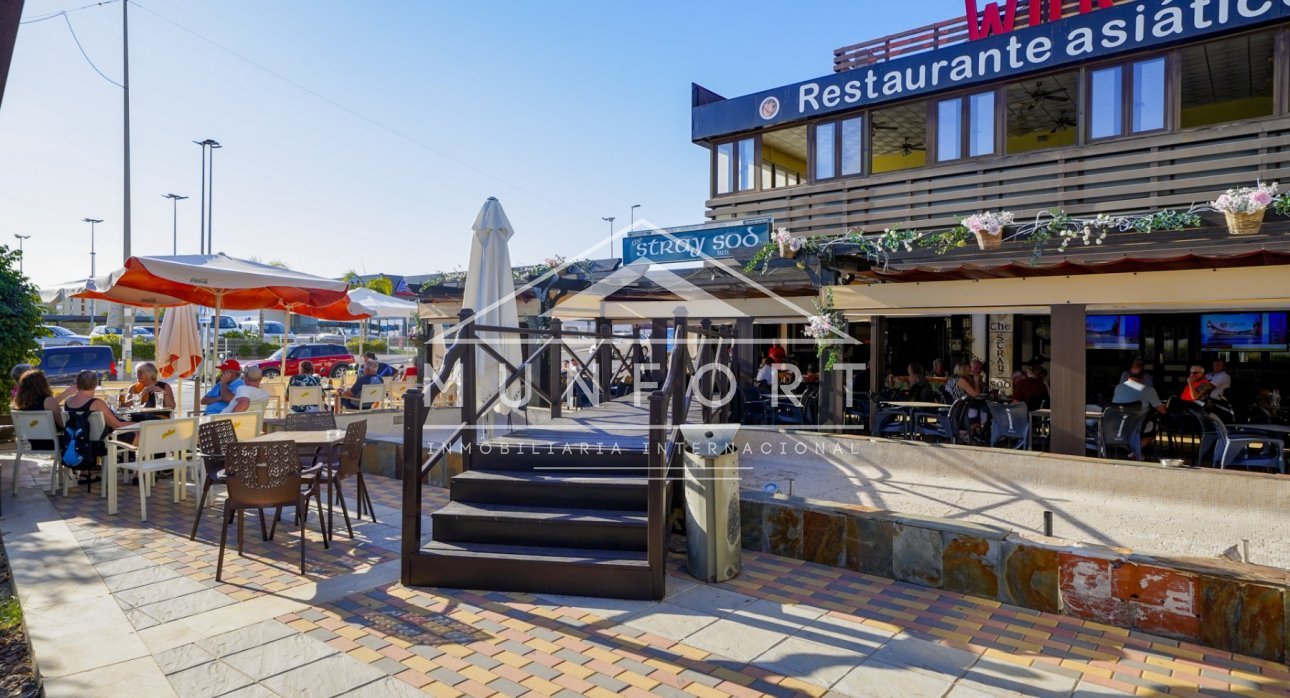 Resale - Villas -
Orihuela Costa - Villamartin