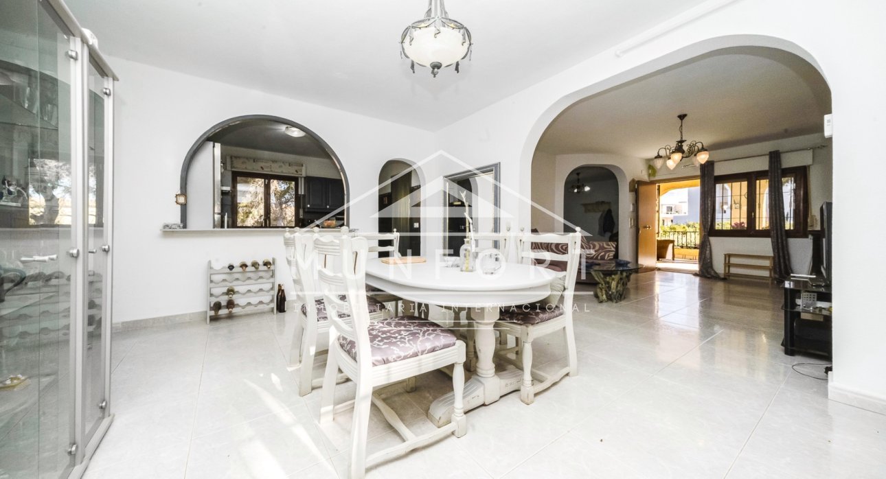 Resale - Villas -
Orihuela Costa - Villamartin