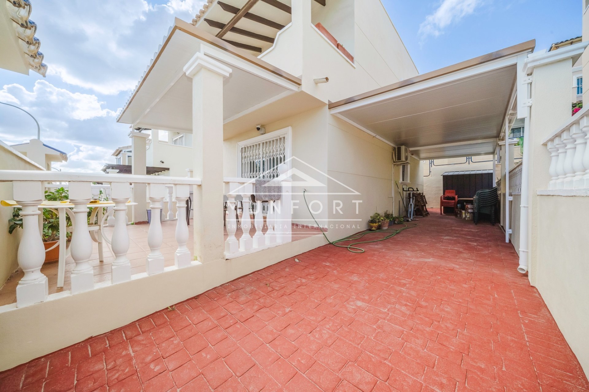 Resale - Villas -
Orihuela Costa - Villamartin