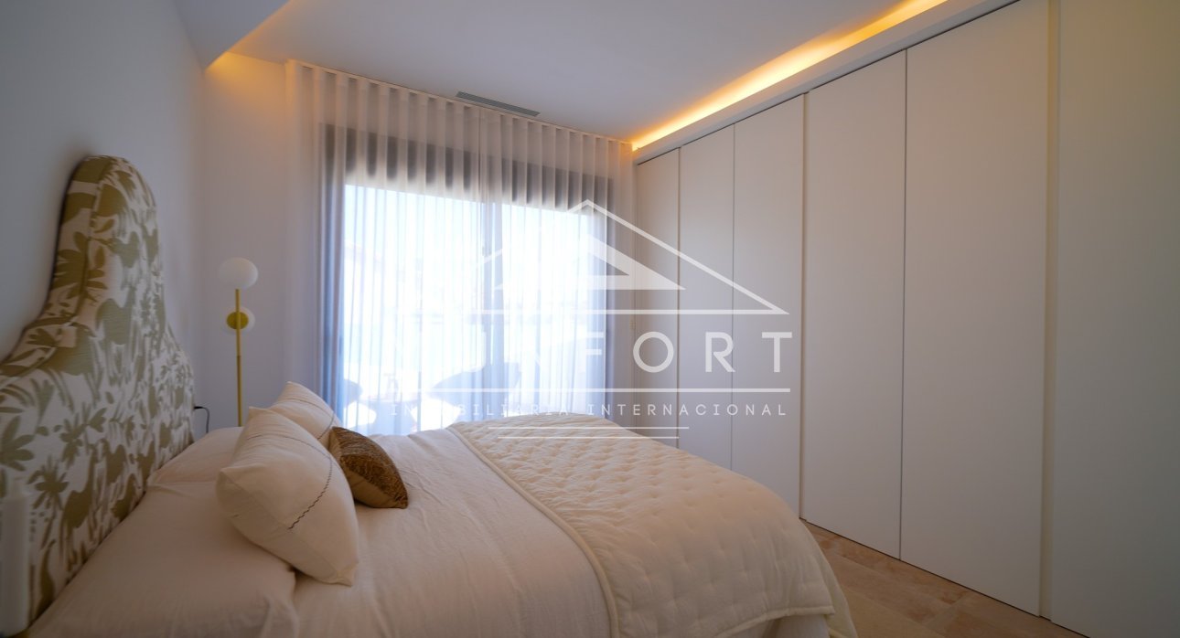 Resale - Villas -
Orihuela Costa