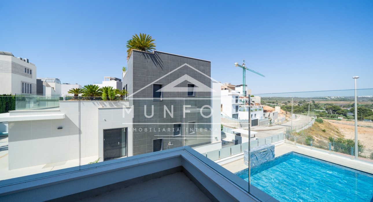 Resale - Villas -
Orihuela Costa