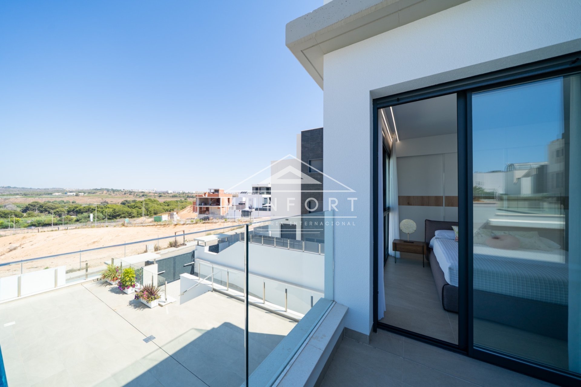 Resale - Villas -
Orihuela Costa