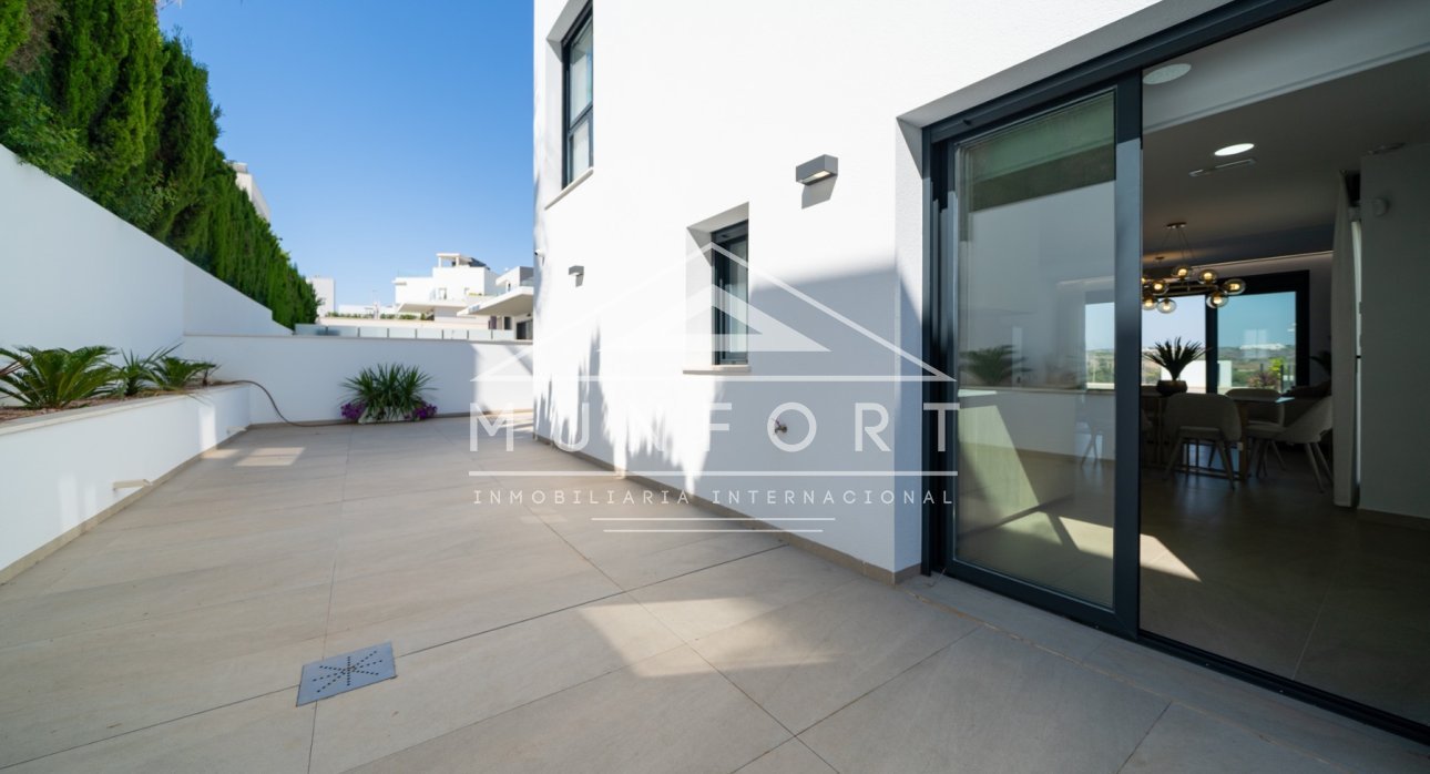 Resale - Villas -
Orihuela Costa