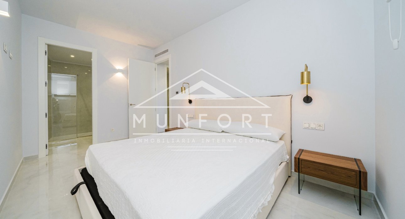 Resale - Villas -
Orihuela Costa