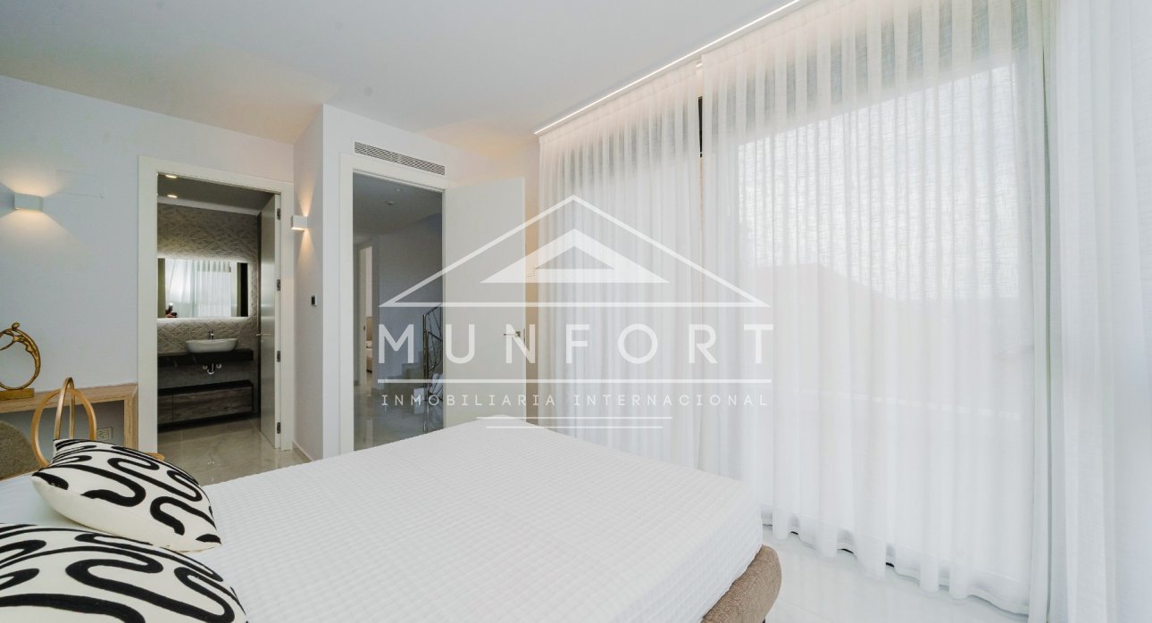 Resale - Villas -
Orihuela Costa