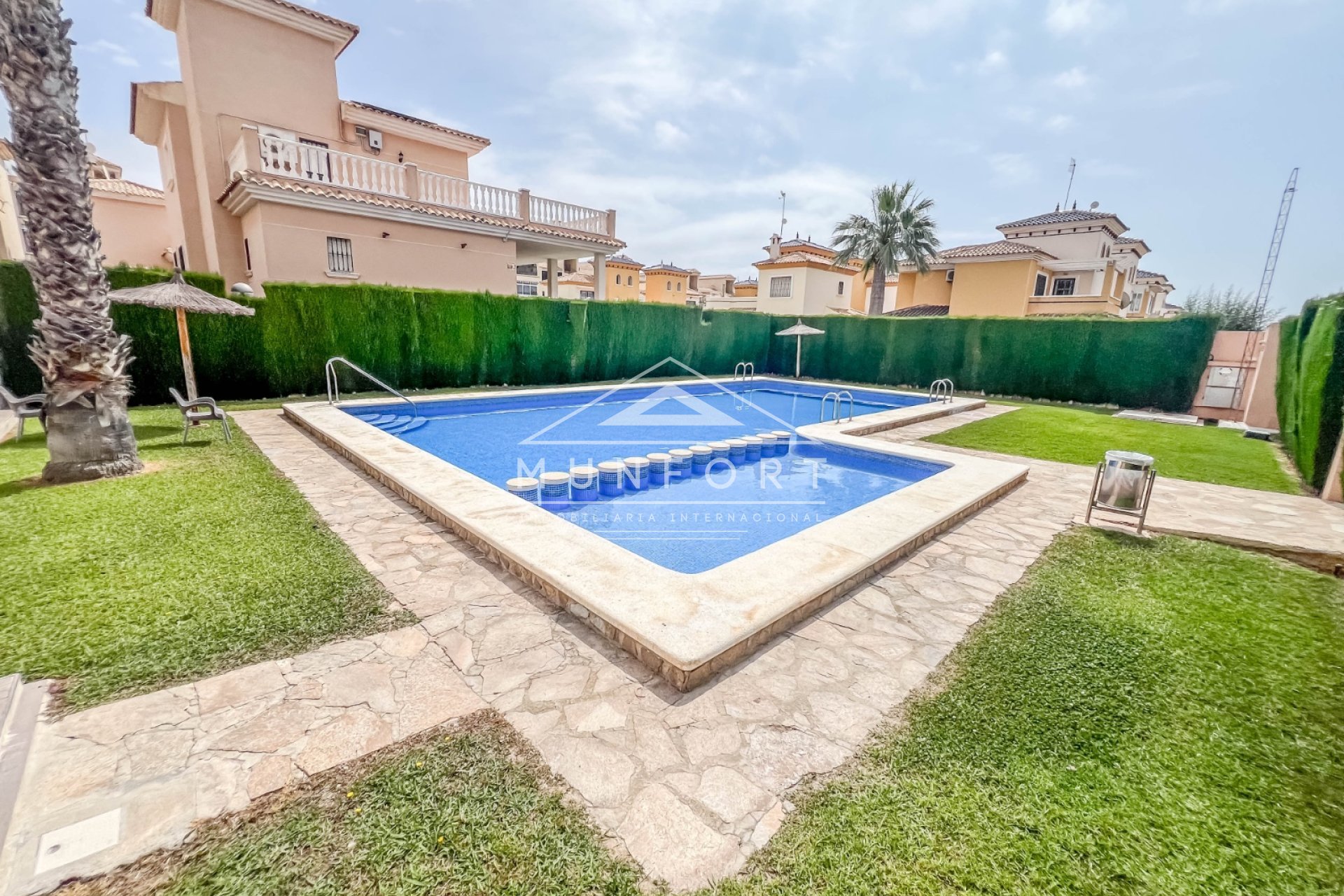 Resale - Villas -
Orihuela Costa
