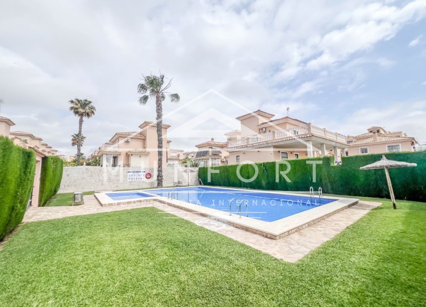 Resale - Villas -
Orihuela Costa